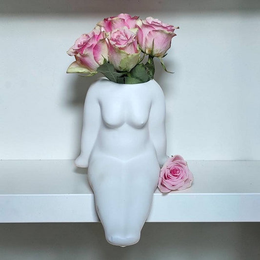 Kropp - vas formad som en kvinnas kropp